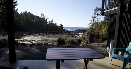 West Coast Oceanfront Private Suite with Stunning View