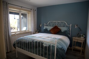 1 bedroom, desk, travel crib, free WiFi