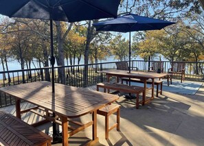 Outdoor dining - Lake Front Home with the Best Views on Table Rock Lake. Sleeps 16  (Kimberling City)