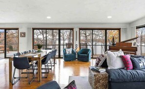 Smart TV, fireplace, books, stereo