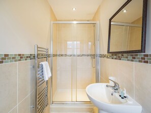 Towels - The Tack Rooms - UK37520 (Routh, Beverley)