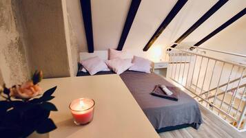 2 bedrooms, internet, bed sheets