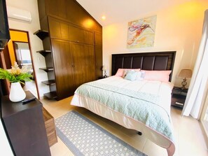 3 bedrooms, iron/ironing board, free WiFi, bed sheets