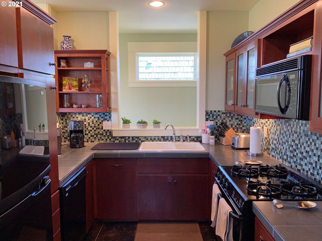 CHARMING Beach House – Stunning Views of the Sea & SO PEACEFUL!