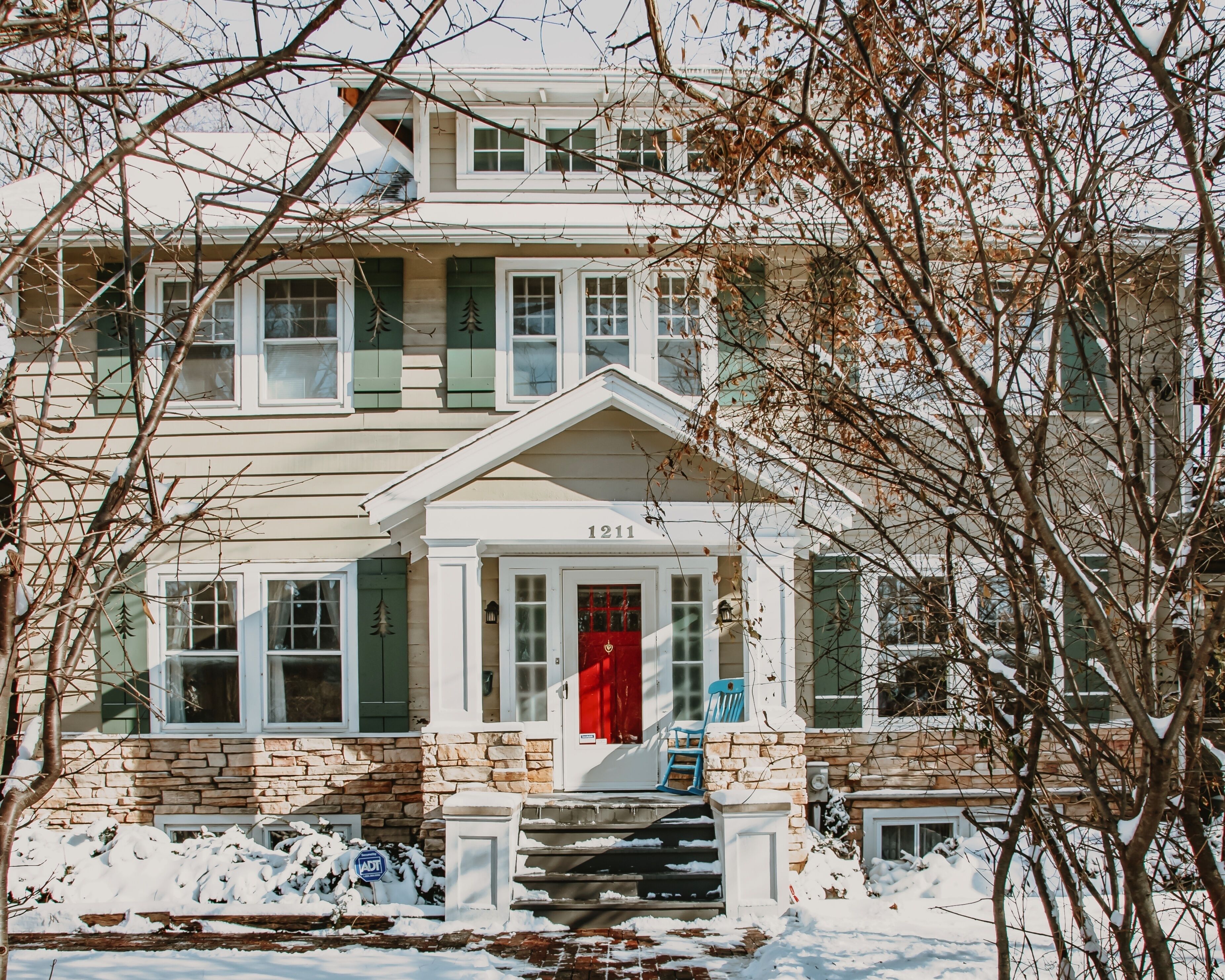 Modernized historic farmhouse 15 mins from O’Hare