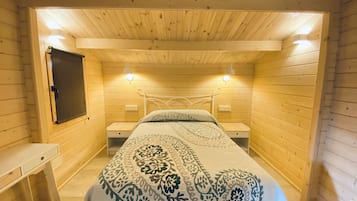 2 habitaciones, tabla de planchar con plancha, cuna de viaje y wifi