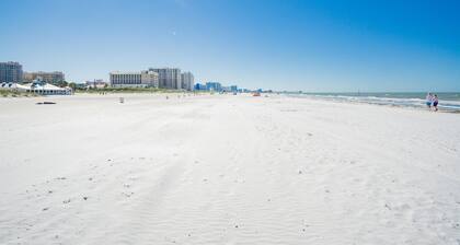 Lovely Pool Home, Close to beaches! Antilles