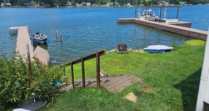 Vacation on the water- with access to Lake Ontario