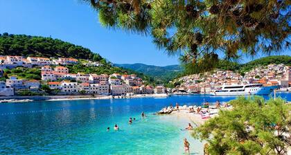 Villa FJERA - sea view, 2 hot tubs, BBQ...