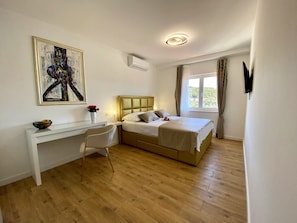 6 chambres, fer et planche à repasser, Wi-Fi gratuit, draps fournis