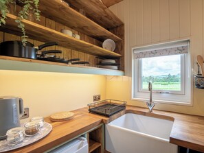 Private kitchen - 1 bedroom accommodation in Parwich, near Ashbourne (Parwich, near Ashbourne)