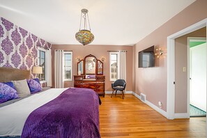 4 Schlafzimmer, Schreibtisch, Bügeleisen/Bügelbrett, Reisekinderbett