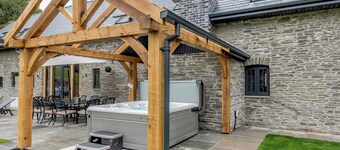 5 bedroom accommodation in New Radnor, near Presteigne