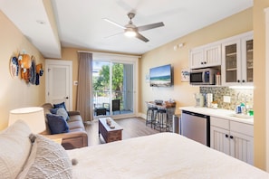 1 bedroom, iron/ironing board, free WiFi, bed sheets - Pilot House Sandestin, @ Village of Baytowne Wharf-Monthly Rentals (Miramar Beach)