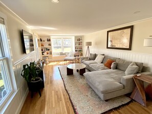 Living area - Modern Cape House Minutes From Beaches, Winery, Brewery (East Falmouth)