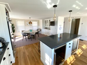 Dining - Modern Cape House Minutes From Beaches, Winery, Brewery (East Falmouth)