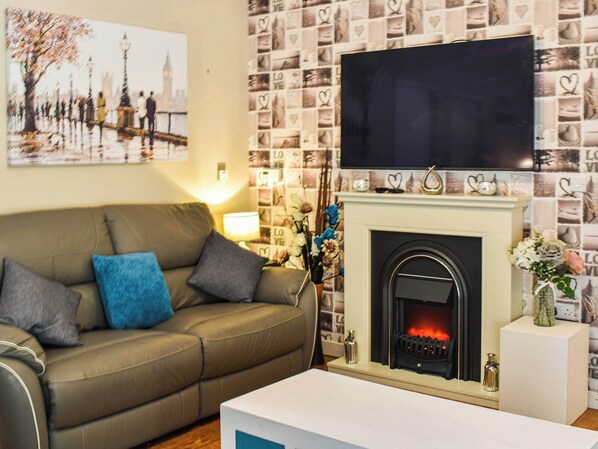 Living area - 2 bedroom accommodation in Walwen, Lixwm (Walwen, Lixwm)