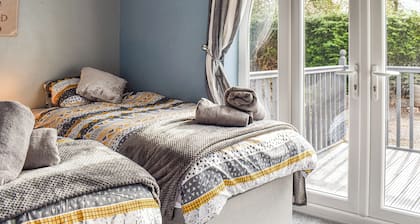 2 bedroom accommodation in Walwen, Lixwm