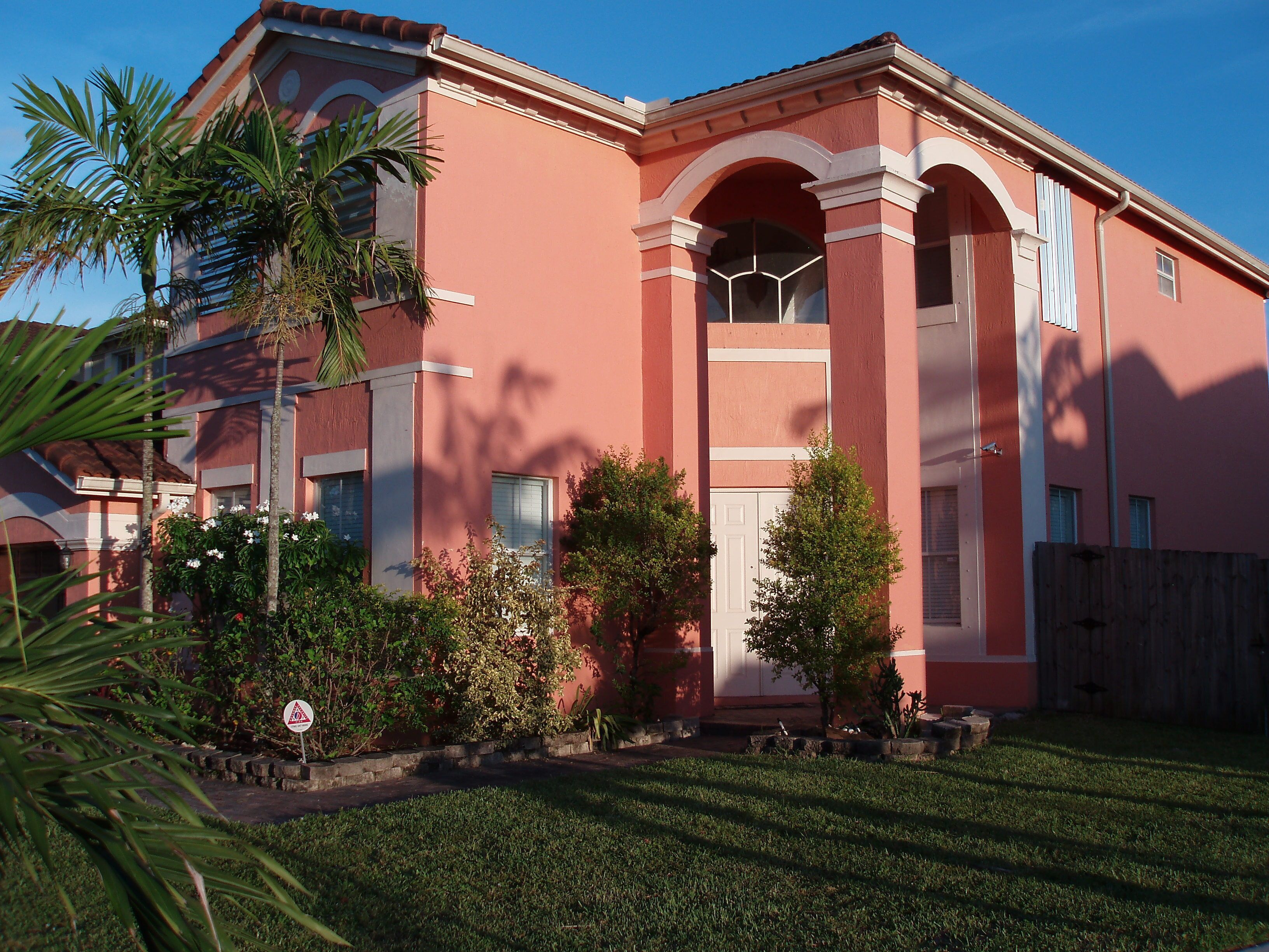 Beautiful Big House In Miami with HEATED POOL