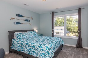 4 bedrooms, desk, iron/ironing board, travel cot