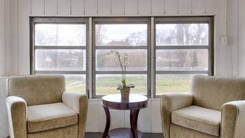 TV, Netflix, streaming services