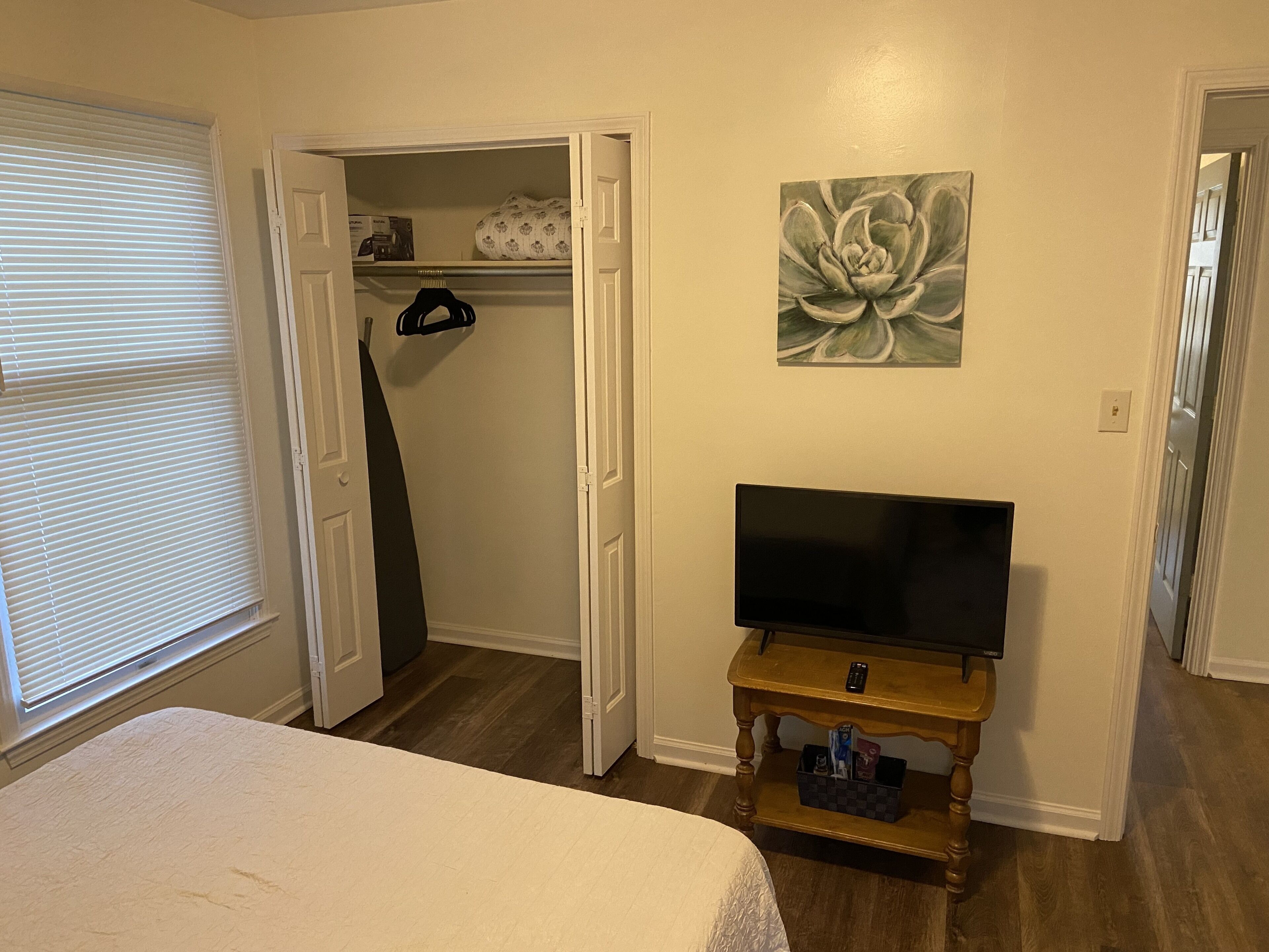 Beautiful San Souci Bungalow; 2 miles to DT GVL