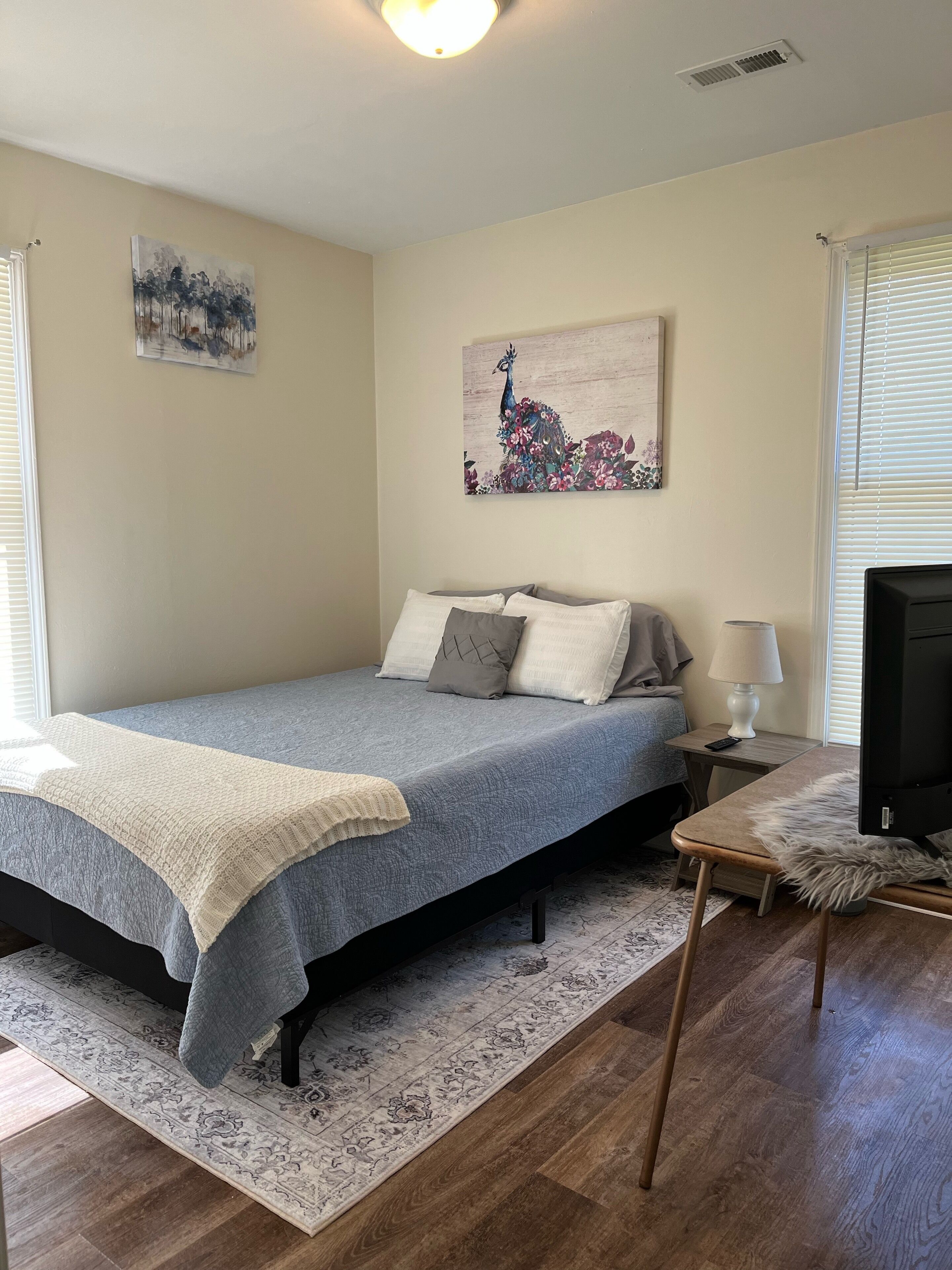 Beautiful San Souci Bungalow; 2 miles to DT GVL