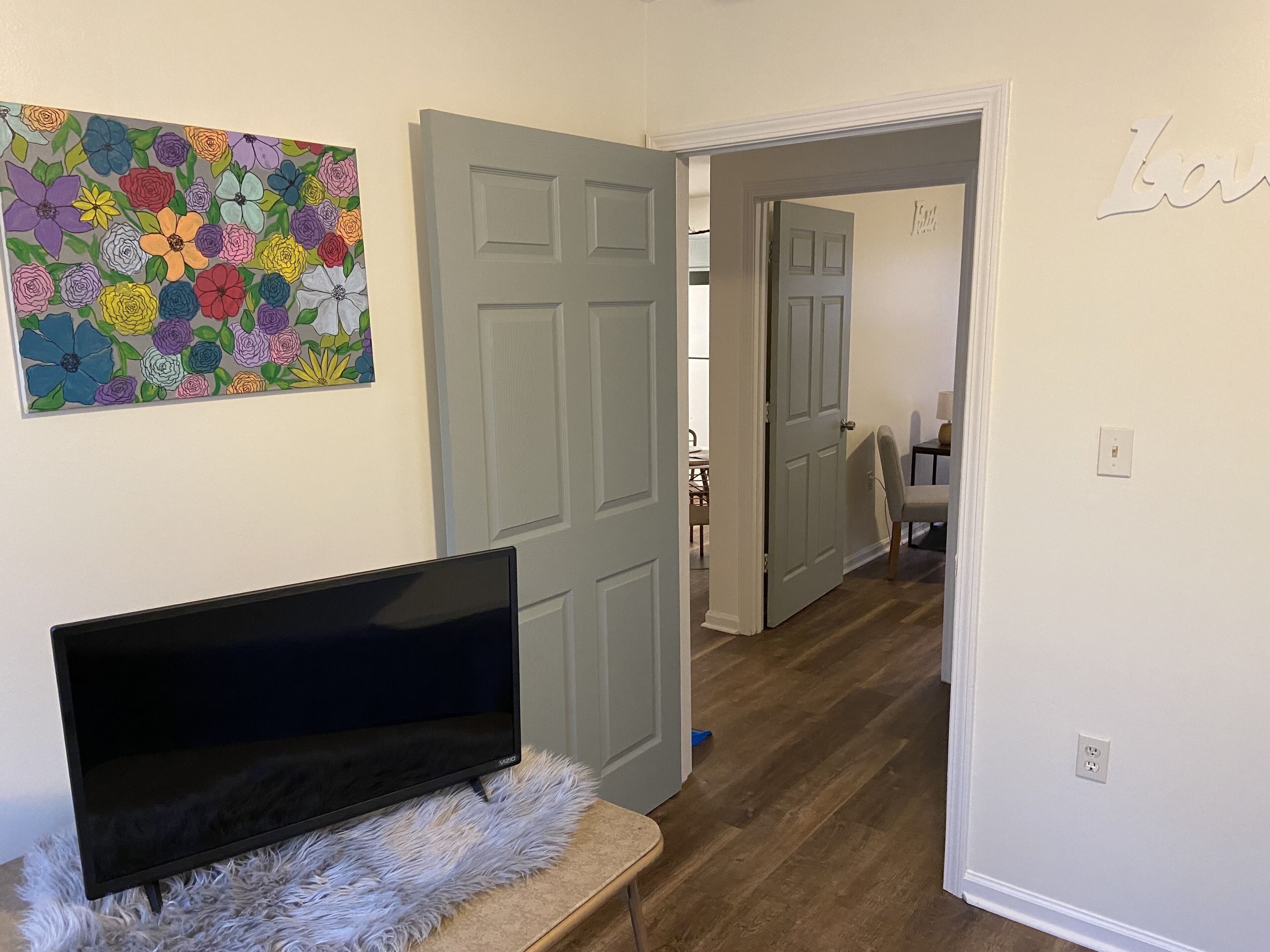 Beautiful San Souci Bungalow; 2 miles to DT GVL