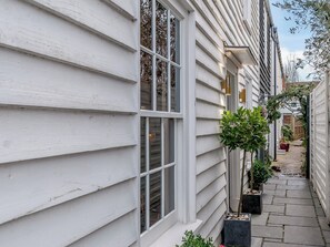 Exterior detail - Anchor Light Cottage (Faversham)