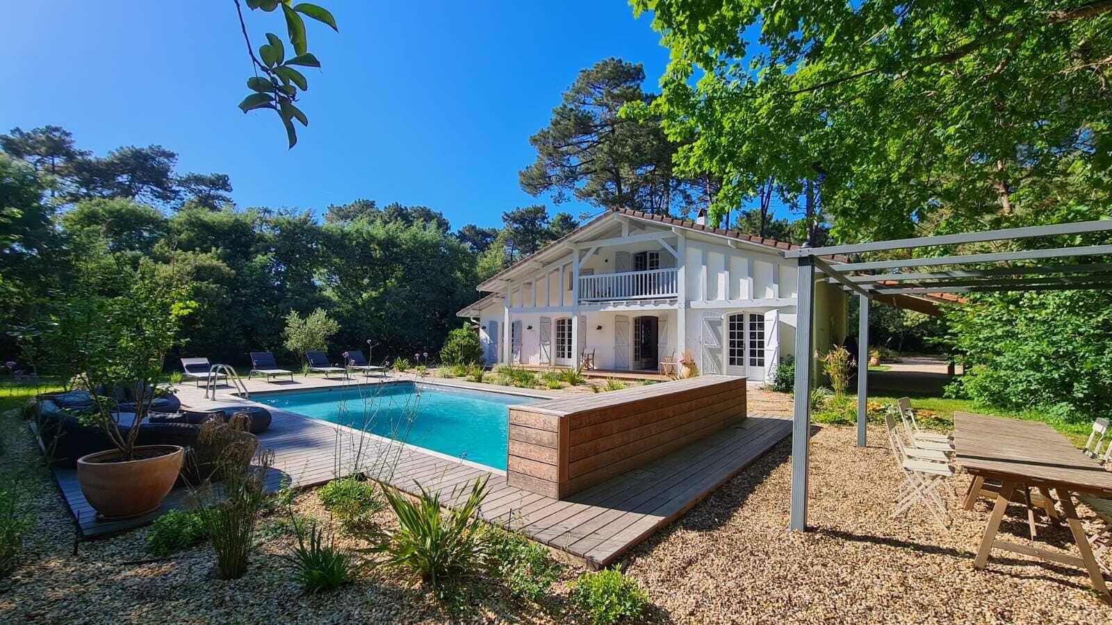 Superb villa with heated pool near Lake Hossegor 10 pers