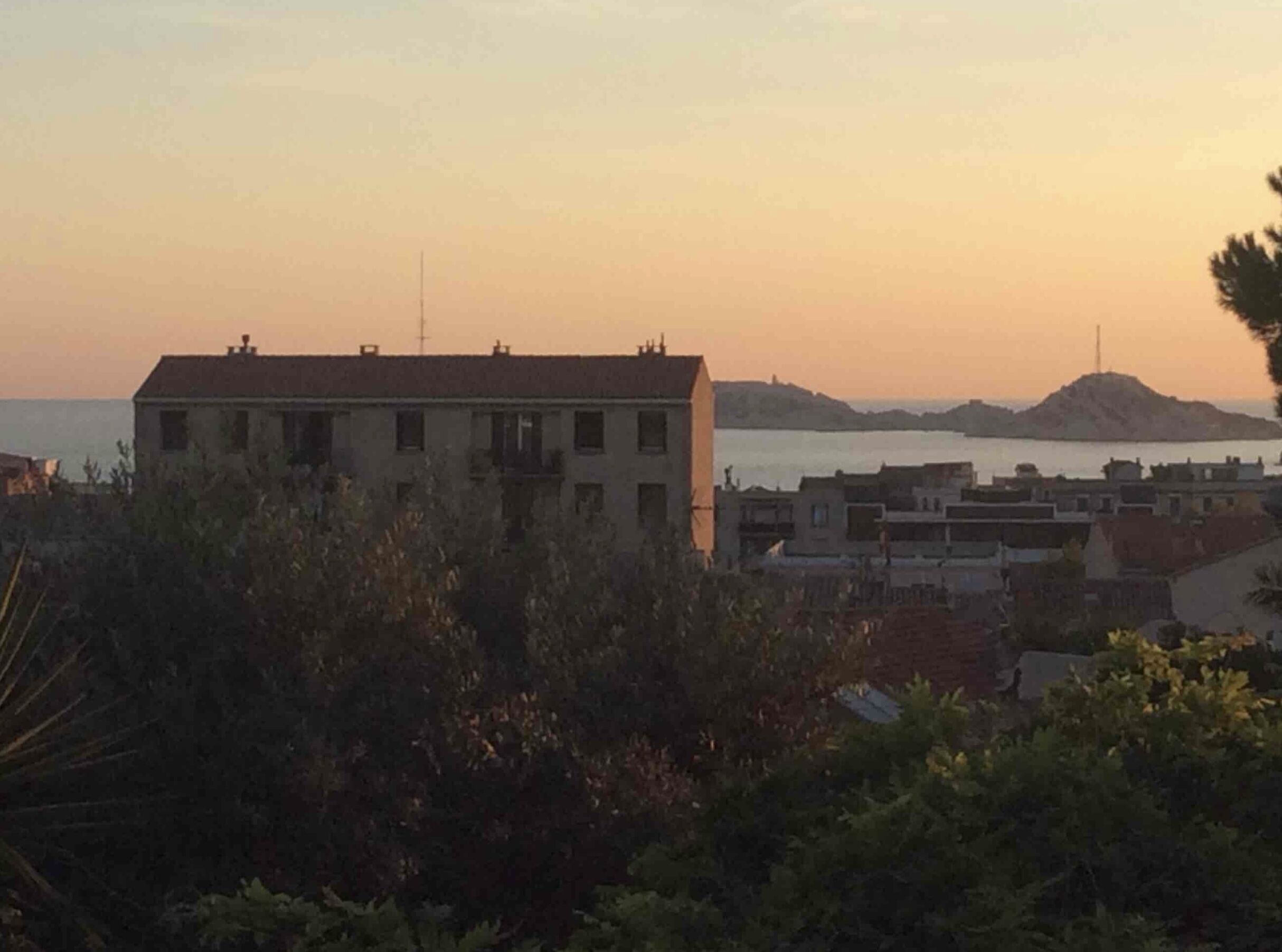 With or without a car: shops, beaches, town centre, transport etc.