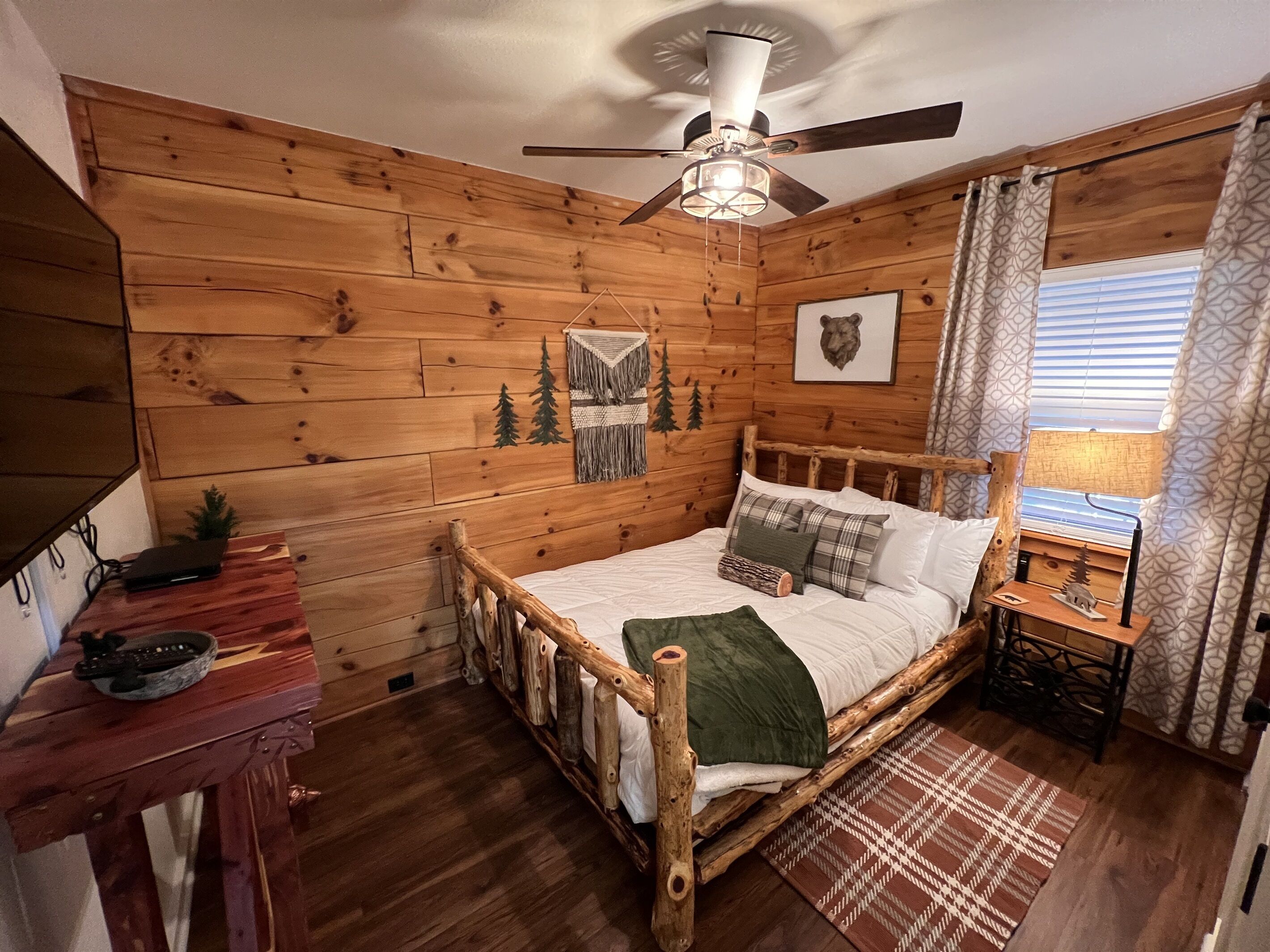 3 bedrooms, iron/ironing board, travel crib, free WiFi