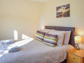 2 bedrooms, free WiFi, bed sheets - 2 bedroom accommodation in Isle of Islay (Isle of Islay)