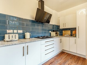 Fridge, microwave, dishwasher, coffee/tea maker