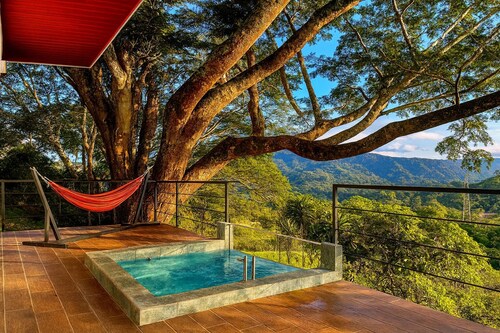 Bella Vista Private Resort, Weddings, Pickleball retreats,10 bedrooms Sleeps 28,