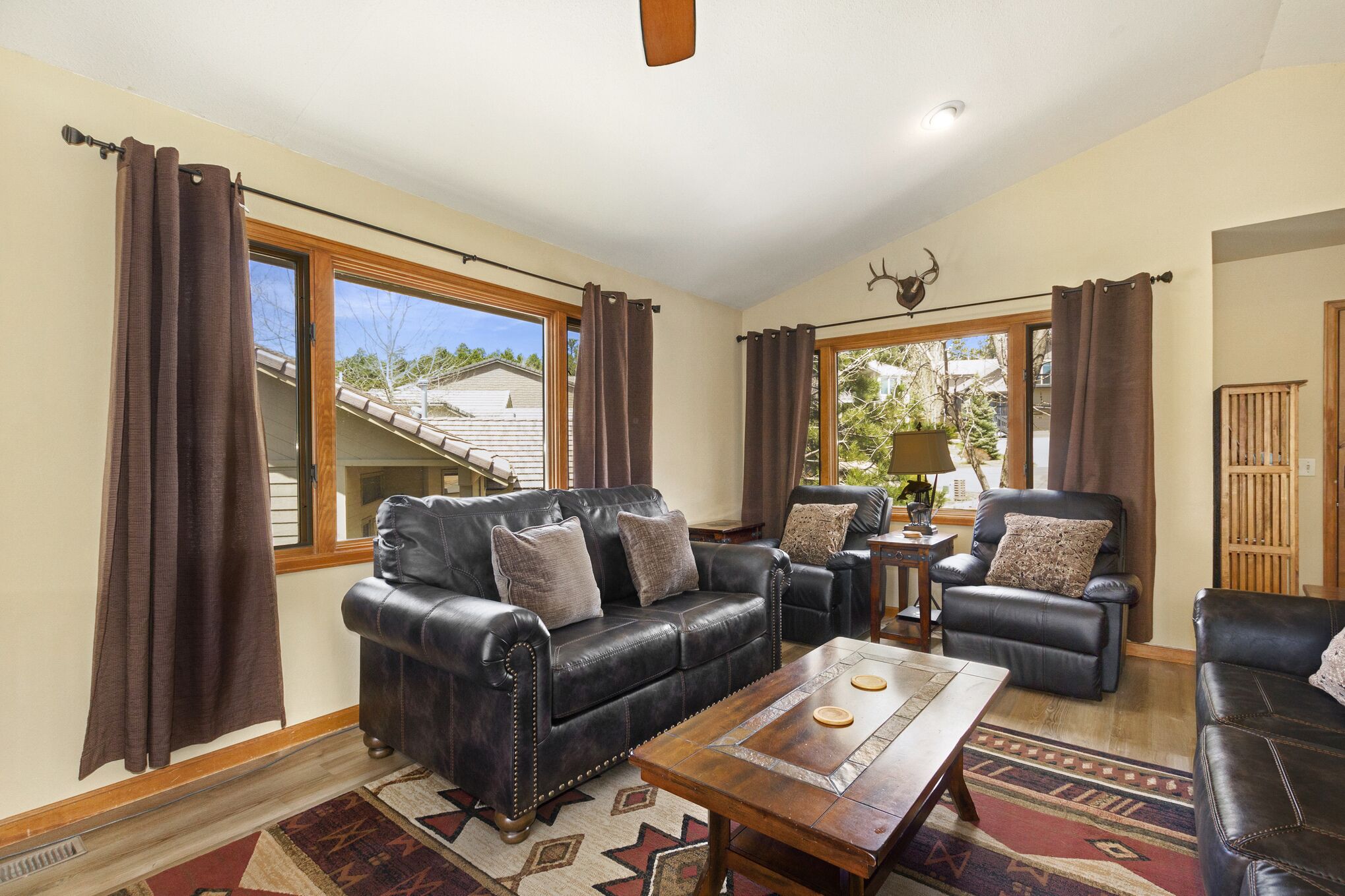 Elk on the Greens - Located on the 2nd Fairway at 9 Hole Golf Course - Views of Lake Estes