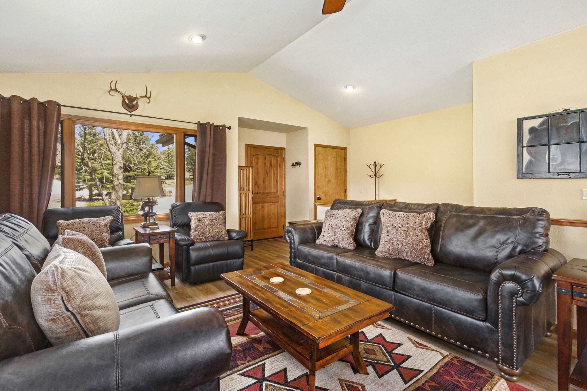 Elk on the Greens - Located on the 2nd Fairway at 9 Hole Golf Course - Views of Lake Estes