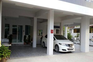 ที่จอดรถ