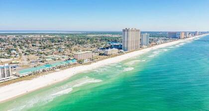 Luxurious Ocean Front Townhouse - Private Covered Deck - Walk to the Beach