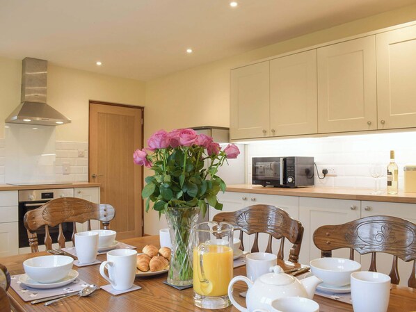 Dining - 3 bedroom accommodation in Gladestry, near Kington (Gladestry, near Kington)