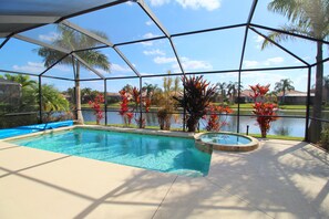 Piscine extérieure, piscine chauffée