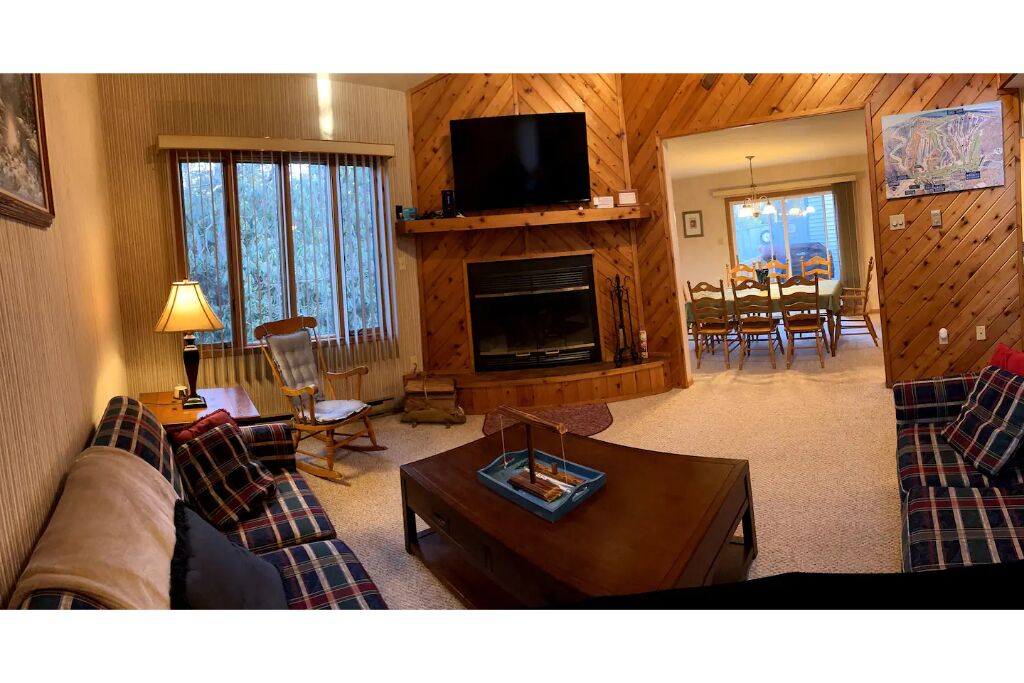 Entire 4 bedroom Townhome in Lake Harmony