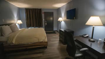 Pillowtop beds, desk, laptop workspace, free WiFi