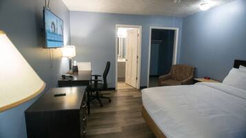 Habitación individual familiar, 1 habitación | Camas con pillow-top, escritorio y espacio para trabajar con laptop