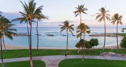 You're Resort Home! Walk to Disney, Beach & Pool!