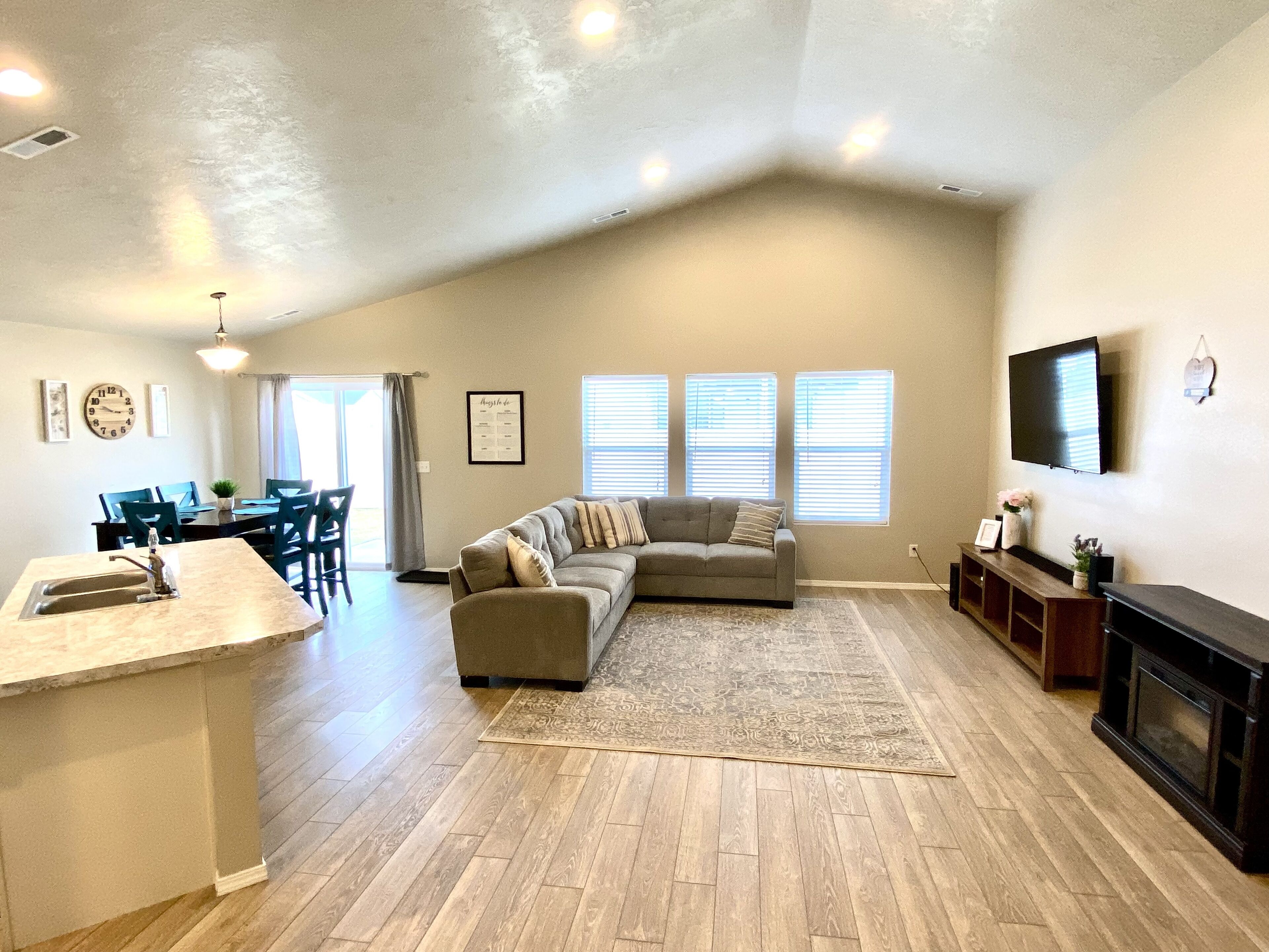 Family Friendly Home! Come Kick Back and Relax.