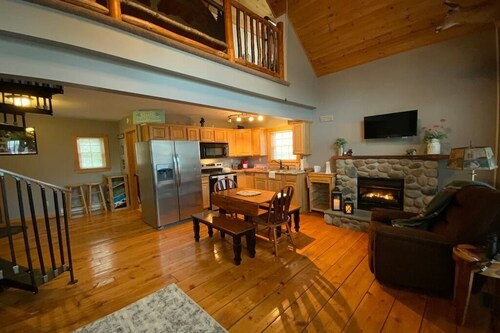 Newly Built Adirondack Cottage with Lake Views!