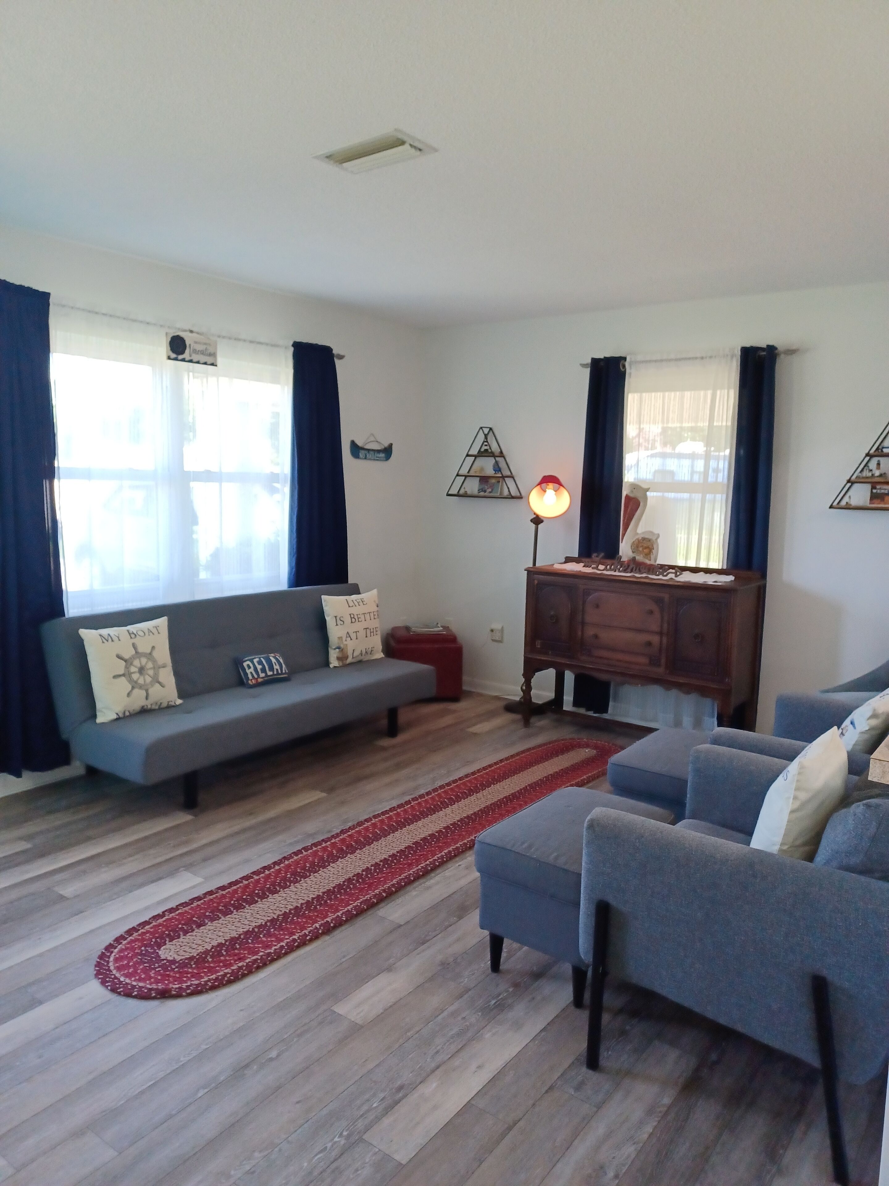 Smart-TV, DVD-spiller og filmbibliotek