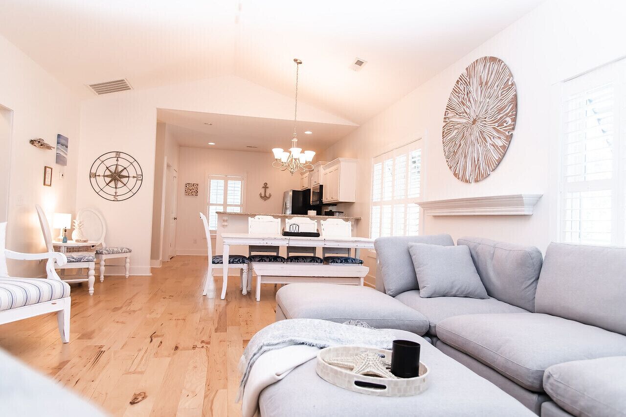 Cheerful Murrells Inlet Beach Cottage;porch&grill!