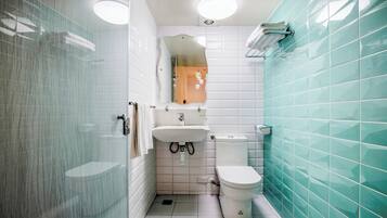 Ducha y bañera combinadas y cabezal de ducha con hidromasaje
